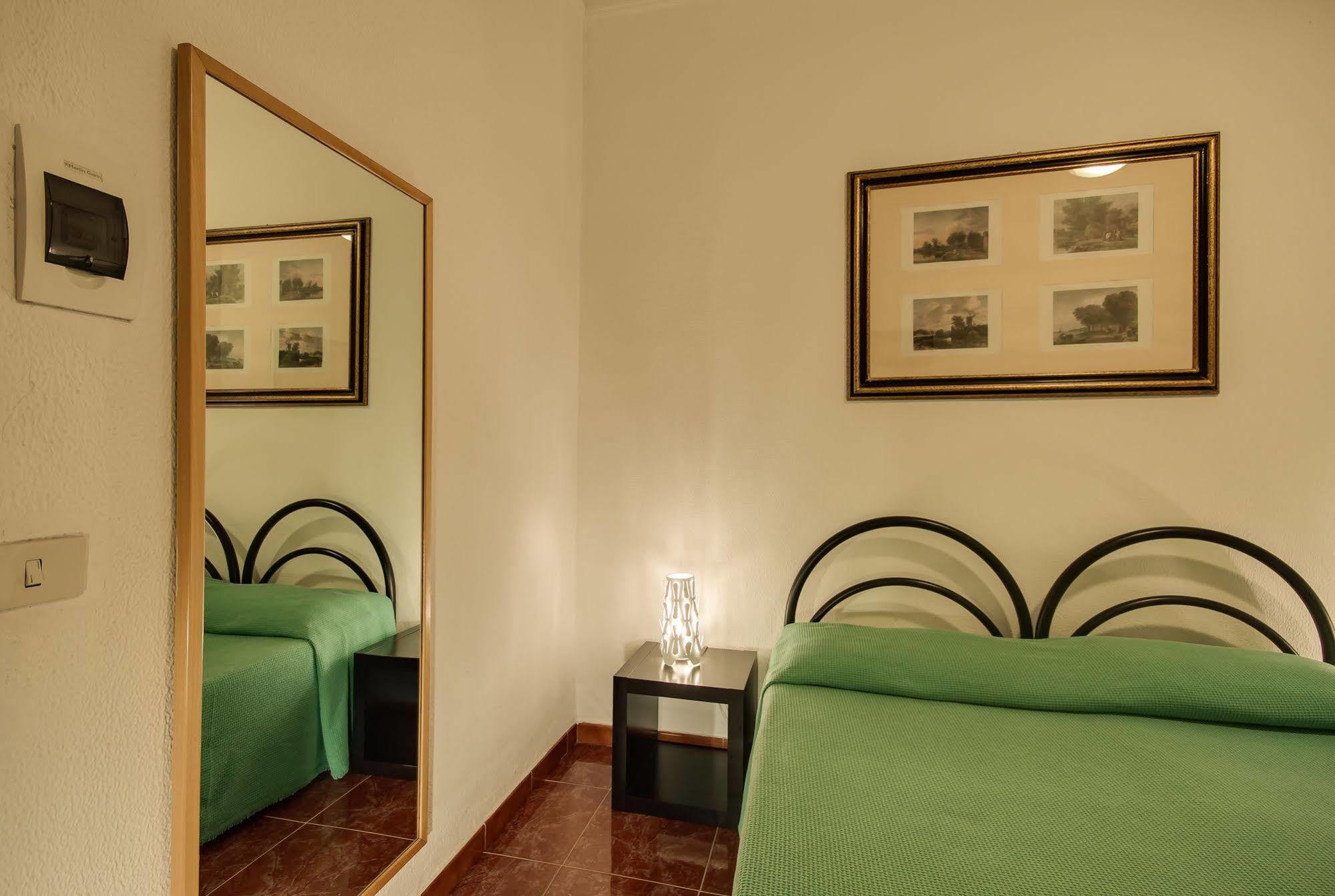 Hotel Convertini Милан Экстерьер фото
