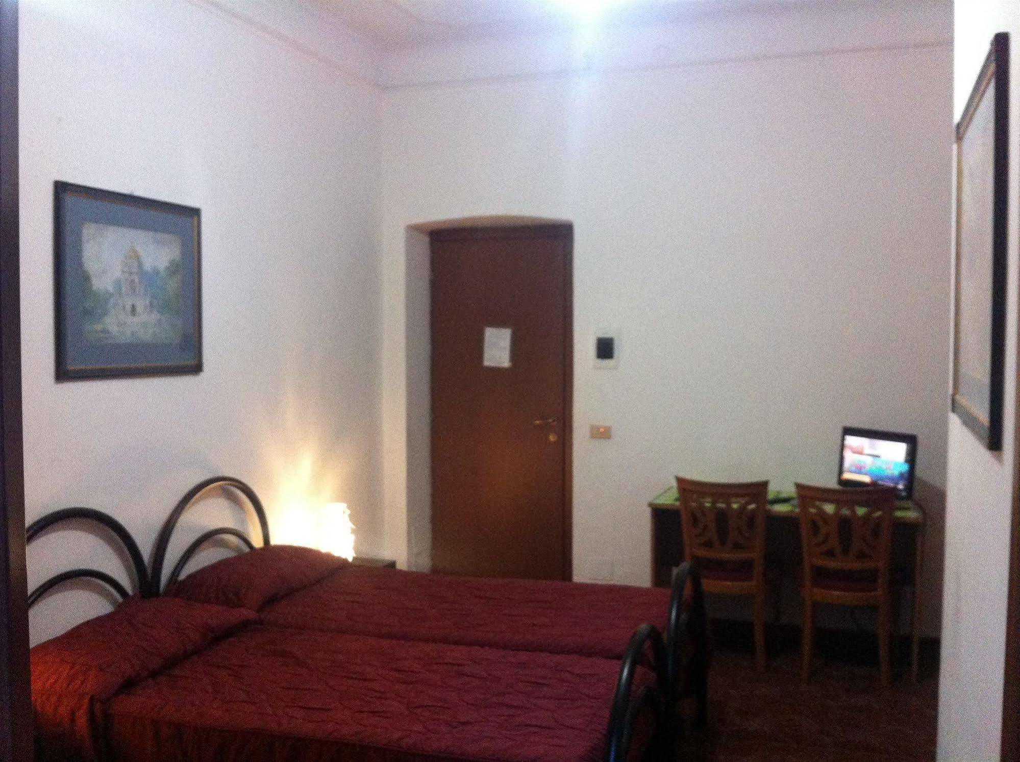 Hotel Convertini Милан Экстерьер фото